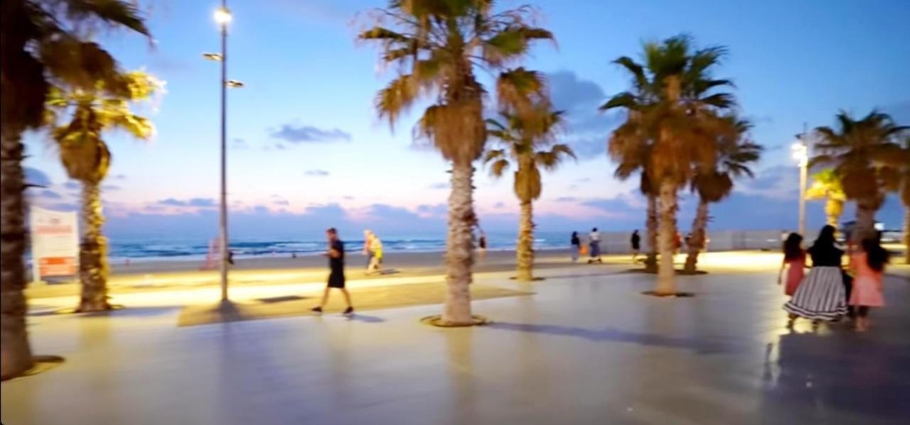Beachfront Studio Apartment Bat Yam 412 Exterior photo
